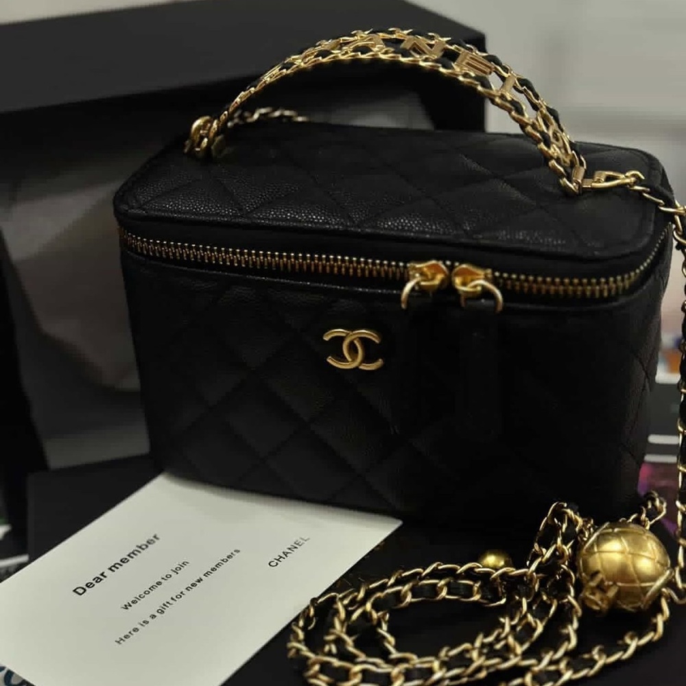GWP-Chanel Black Quilted Mini Bag with Gold Chain